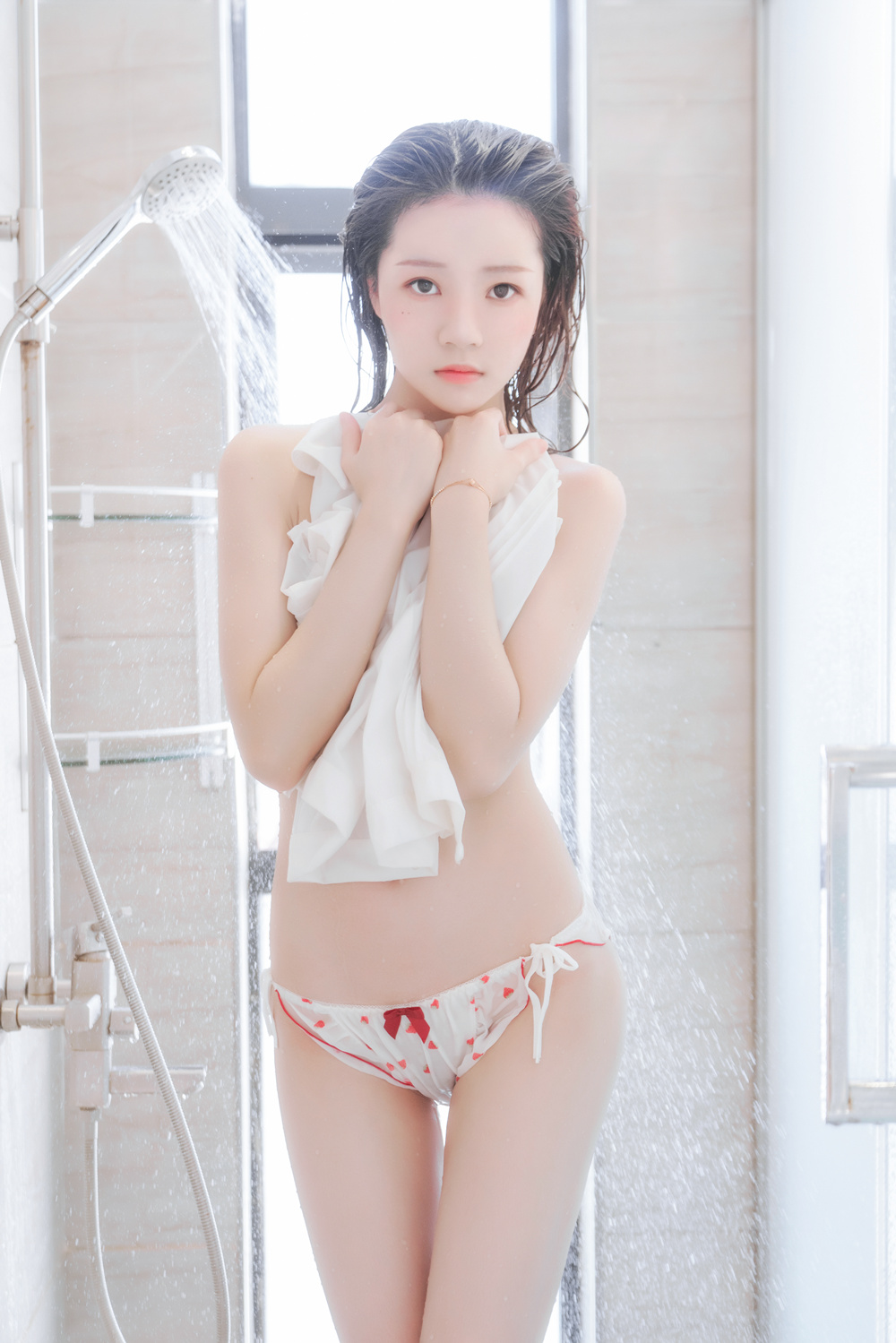 图片[1]-桜桃喵 VOL.064 [54P] 洒花-微密空间-全网最全抖音网红铁粉空间觅圈
